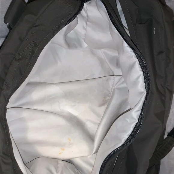 Lululemon green dufflebag vinyl with black leather handles 18in long - Picture 12 of 13